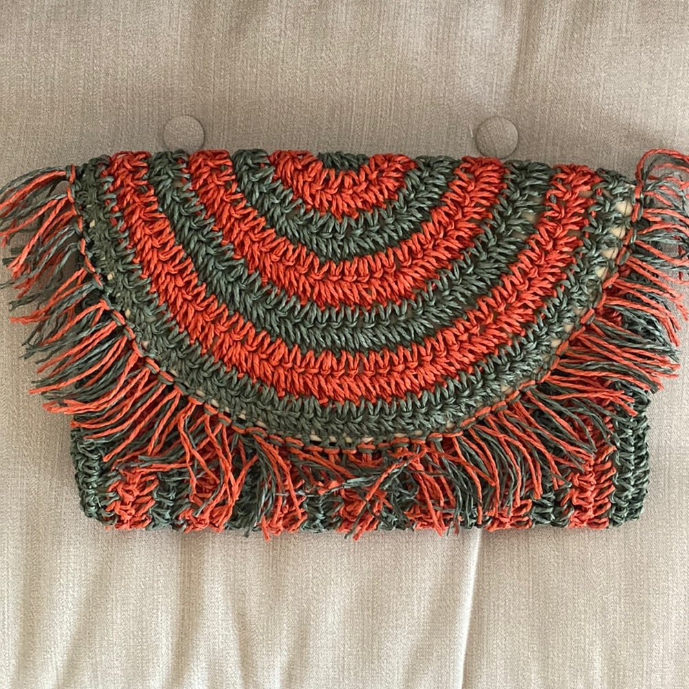 ⭐️ NWOT ⭐️ straw clutch